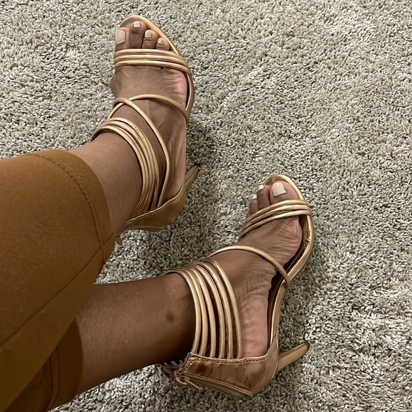 Rose gold Steve Madden heels sz 8 - Picture 1 of 4